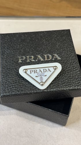 PRADA بروش