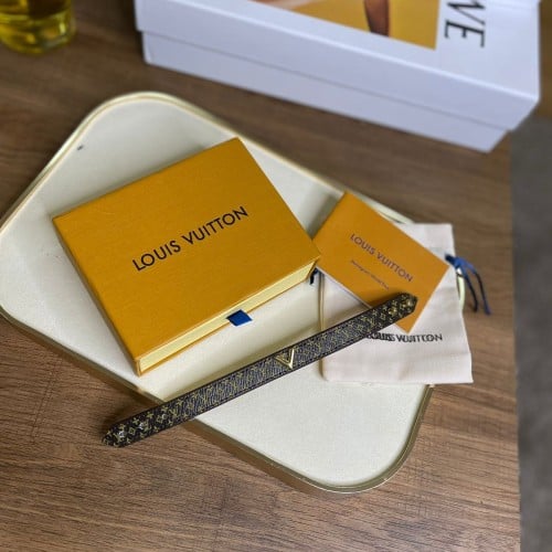 LOUIS VUITTON لويس ڤيتون