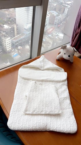 Dior طقم مواليد ديور