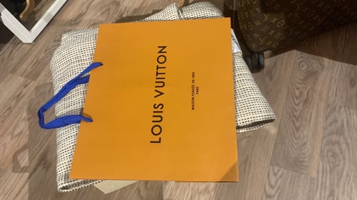 LOUIS VUITTON كيس لويس فيتون