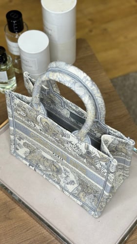 DIOR ديور حجم صغير