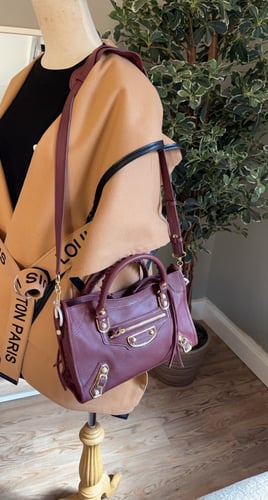 BALENCIAGA بالنسياغا