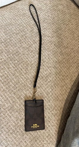 COACH أيدي هولدر كوتش