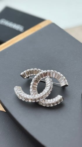 CHANEL بروش