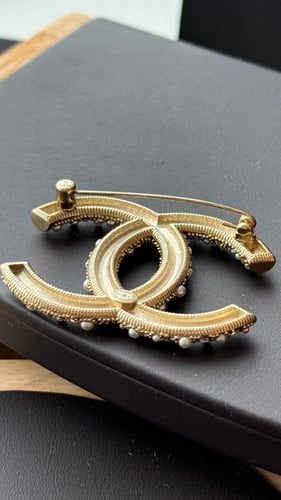 CHANEL بروش