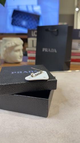 PRADA بروش