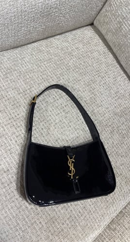 SAINT LAURENT BAG IN-اف سان لوران SHINY LEATHER حج...