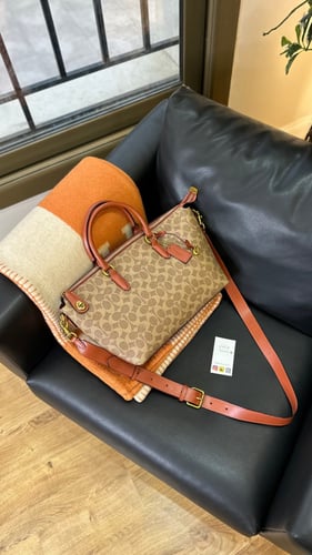 حقيبة COACH