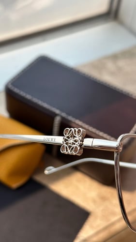 نظارة طبية اللون فضيLOEWE