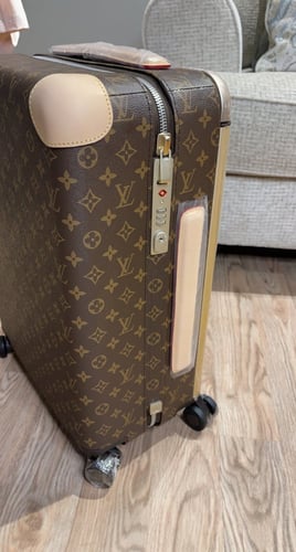 LOUIS VUITTON حقيبة سفر