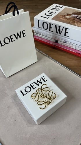 LOEWE بروش لويڤي