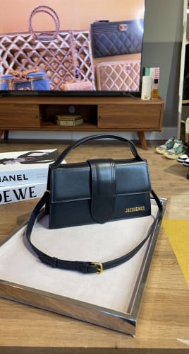JACOUEMUS Crossbody flap bag جاكيموس شنطة