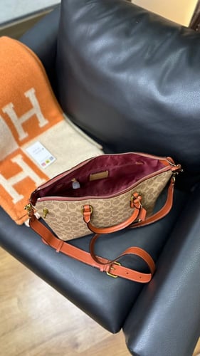 حقيبة COACH