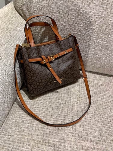 MICHAEL KORS حقيبه