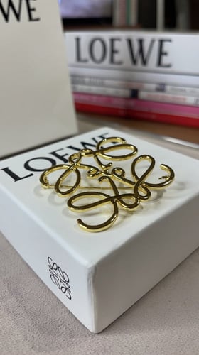 LOEWE بروش لويڤي