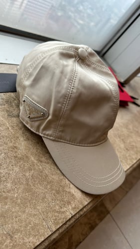CAP PRADA