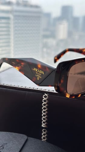 PRADA نظارة شمسية برادا