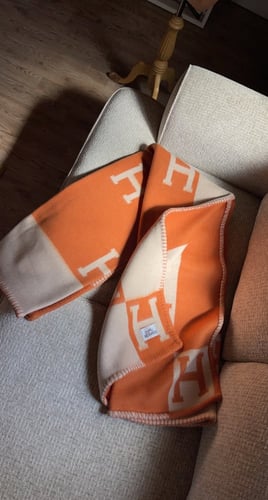 HERMĒS بطانية