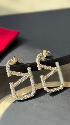 VALENTINO ڤالنتينو حلق حجم كبير