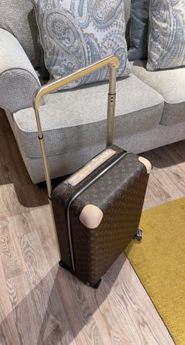 LOUIS VUITTON حقيبة سفر