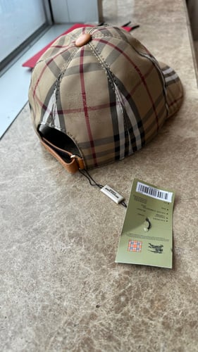 CAP BURBERRY