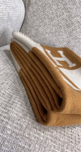 HERMĒS بطانية