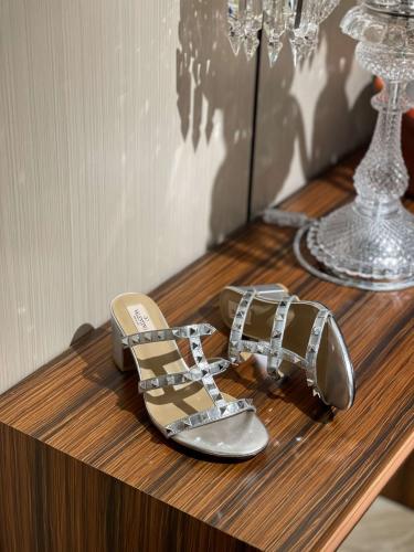 VALENTINO ڤالنتينو