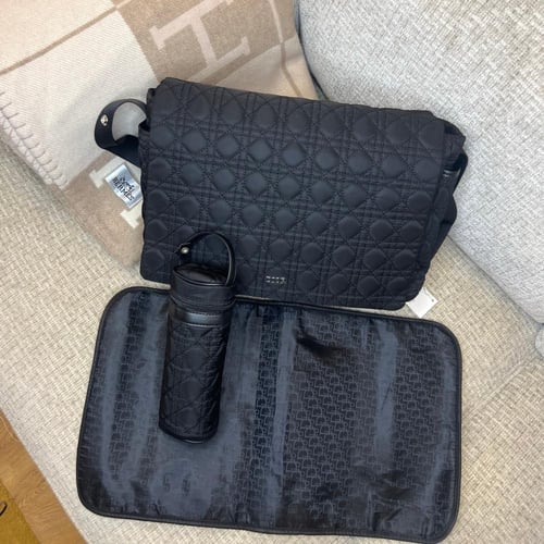 Dior شنطة مواليد ديور