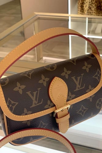 LOUIS VUITTON
