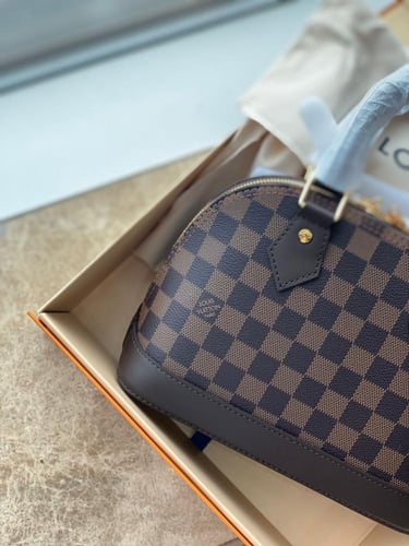 LOUIS VUITTON ماستر