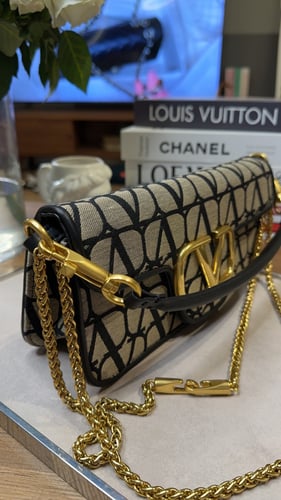 VALENTINO ڤالنتينو حقيبة