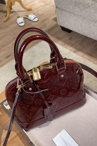LOUIS VUITTON لويس ڤيتون حقيبة
