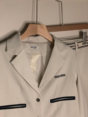 MIU MIU ميو ميو