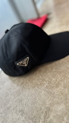 CAP PRADA