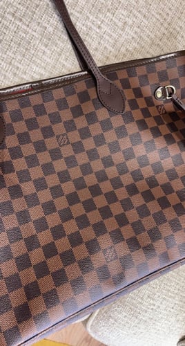 LOUIS VUTTON لويس ڤيتون شنطة