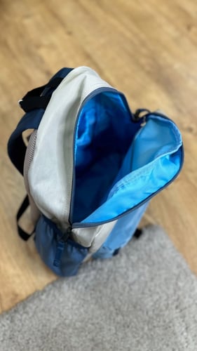 Korean model backpack
