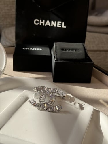 CHANEL بروش