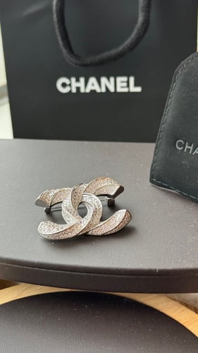 CHANEL بروش
