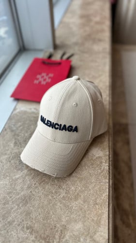 CAP BALENCIAGA