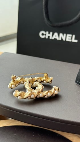 CHANEL بروش