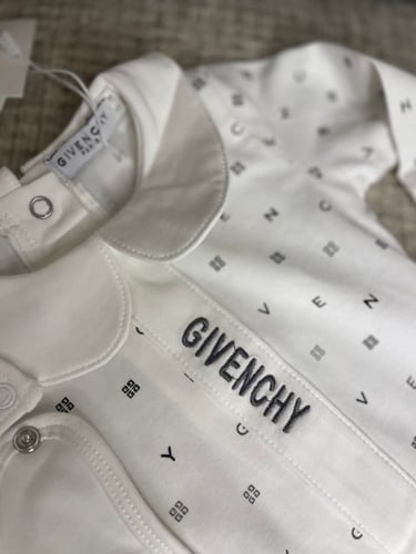 GIVENCHY جيفنشي