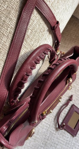 BALENCIAGA بالنسياغا