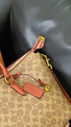 حقيبة COACH