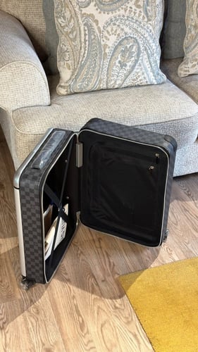 LOUIS VUITTON حقيبة سفر