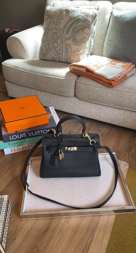 HERMĒS كيلي توغو 26