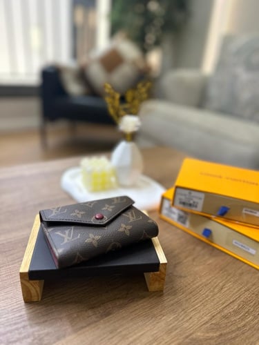 LOUIS VUITTON لويس ڤيتون