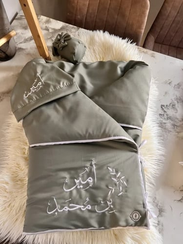 مدسات مواليد بالاسم سكري تطريز ذهبي