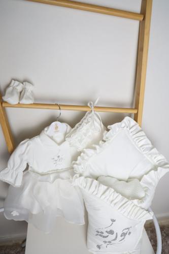 فستان مع قبعه وشراب ومدس