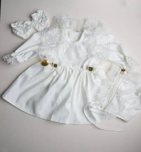 فستان مواليد بناتي بتطريز الاسم