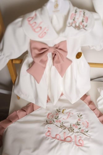 فستان مع قبعه وشراب وكوفلة